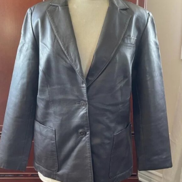 Bloomingdale’s women’s leather jacket - Picture 2 of 5